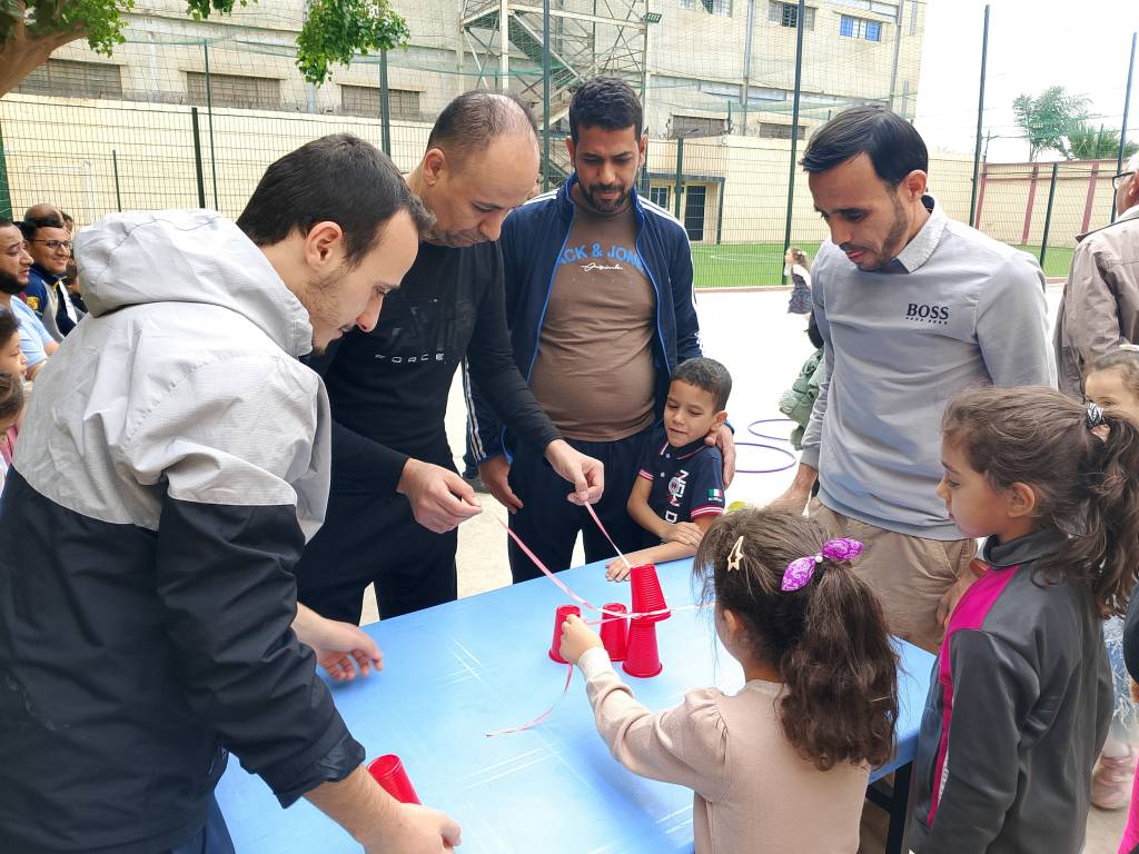 تجربة_تجمع_بين_المدرسة_والأسرة تجربة_تجمع_بين_المدرسة_والأسرة